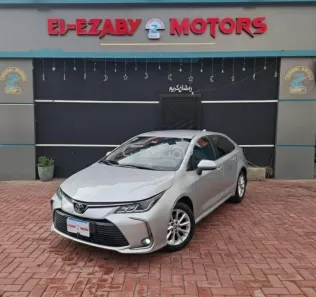 Toyota Corolla 2021 White Used for Sale