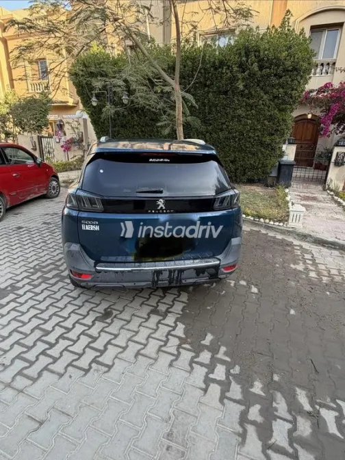 Peugeot 5008 2022 White Used for Sale - 3