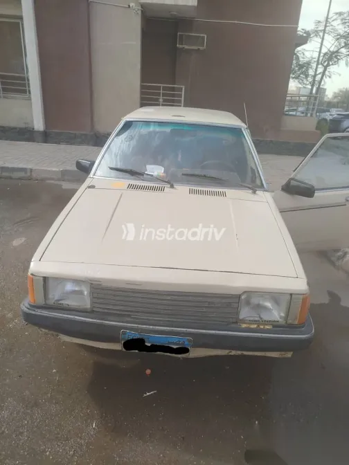 مازدا 323 1982 بيج مستعملة للبيع - 1