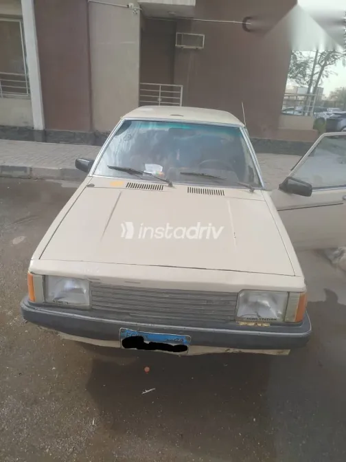 مازدا 323 1982 بيج مستعملة للبيع - 2