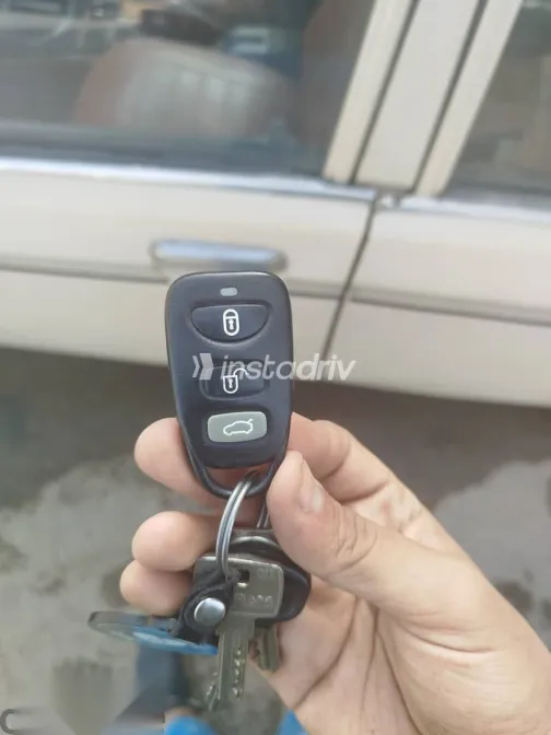 مازدا 323 1982 بيج مستعملة للبيع - 4