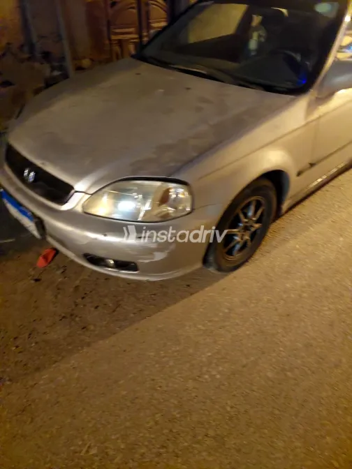 هوندا سيفك 2000 أبيض مستعملة للبيع - 1