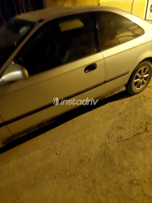 هوندا سيفك 2000 أبيض مستعملة للبيع - 3