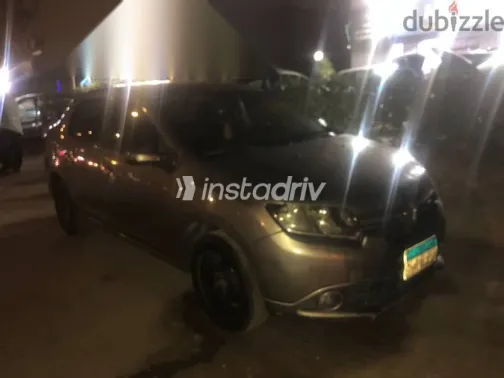 رينو لوجان 2015 رمادي مستعملة للبيع - 1