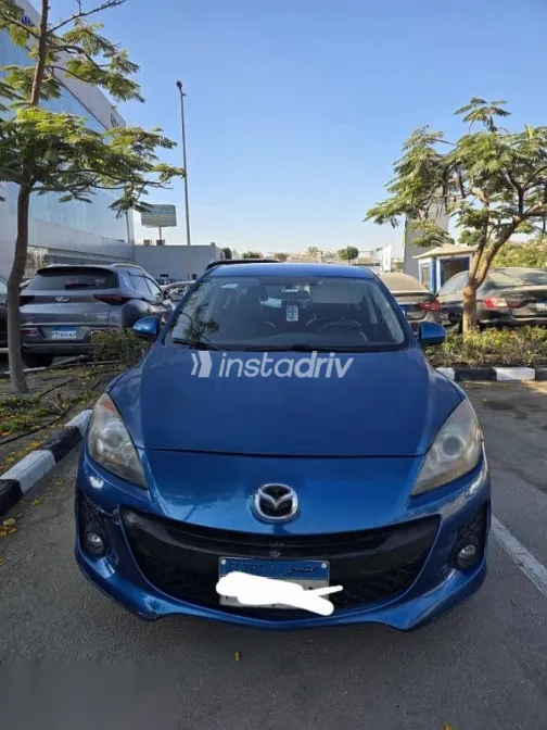 مازدا 3 2013 أزرق غامق مستعملة للبيع - 1