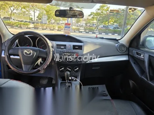 مازدا 3 2013 أزرق غامق مستعملة للبيع - 6