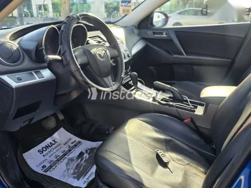 مازدا 3 2013 أزرق غامق مستعملة للبيع - 7