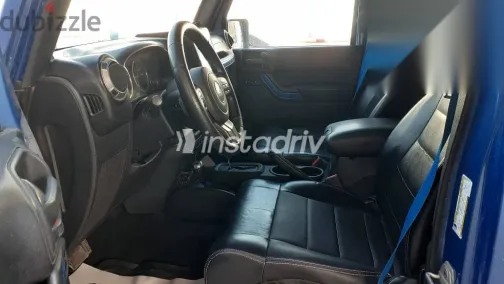 جيب رانجلر 2011 أزرق غامق مستعملة للبيع - 4