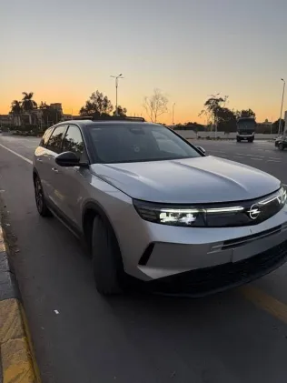 اوبل جراند لاند 2025 فضي مستعملة للبيع