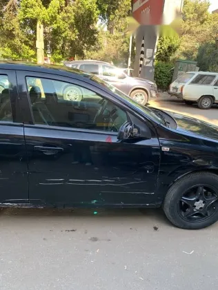 اوبل أسترا 2008 أسود مستعملة للبيع