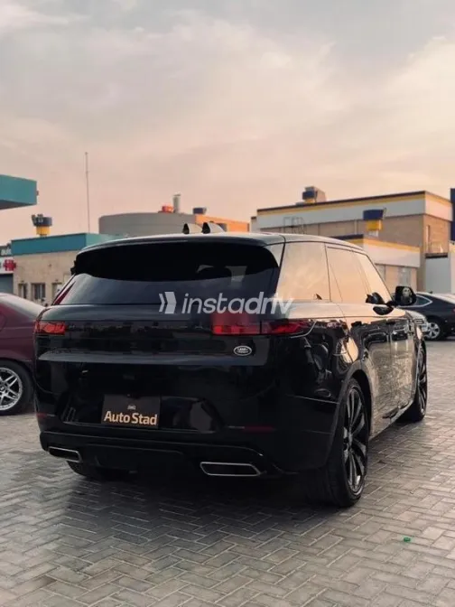 لاند روفر رنج روفر سبورت 2023 أسود مستعملة للبيع - 4