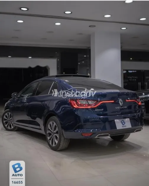 رينو ميجان 2022 أزرق غامق مستعملة للبيع - 2