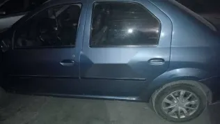 رينو 11 2011 أزرق غامق مستعملة للبيع