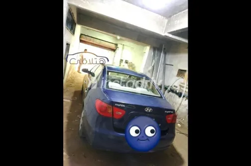 هيونداي إلنترا 2010 أزرق غامق مستعملة للبيع - 3