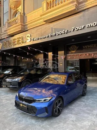 بي ام دبليو 330 2024 أزرق غامق مستعملة للبيع