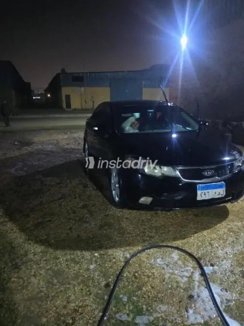 كيا سيراتو 2011 أسود مستعملة للبيع - 1