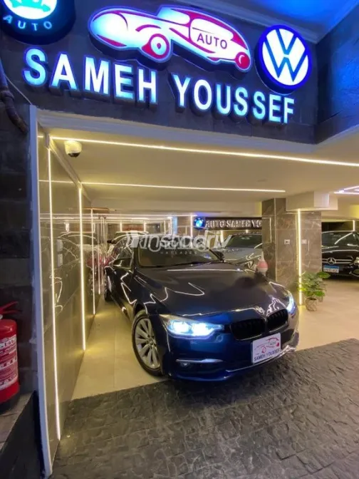 بي ام دبليو 318 2019 أزرق غامق مستعملة للبيع - 1