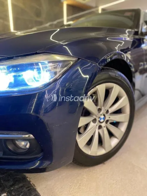 بي ام دبليو 318 2019 أزرق غامق مستعملة للبيع - 3