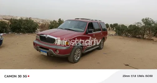 لينكولن نافيجاتور 1999 أحمر غامق مستعملة للبيع - 1