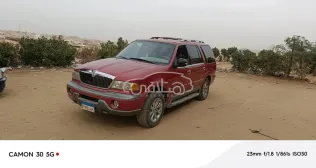 لينكولن نافيجاتور 1999 أحمر غامق مستعملة للبيع