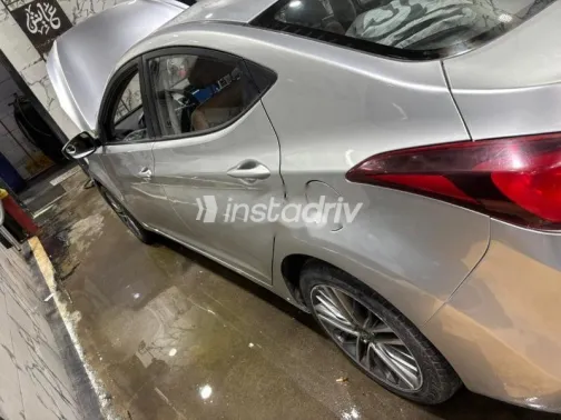 هيونداي إلنترا ام دى 2015 فضي مستعملة للبيع - 4