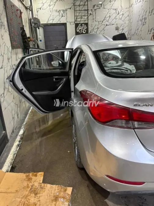 هيونداي إلنترا ام دى 2015 فضي مستعملة للبيع - 5