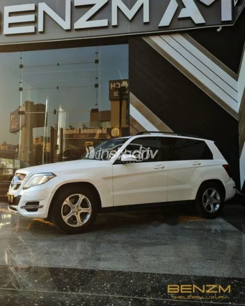 Mercedes GLK 2015 White Used for Sale - 2