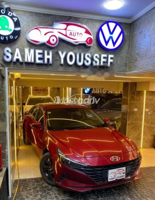 هيونداي إلنترا 2021 أحمر مستعملة للبيع - 1