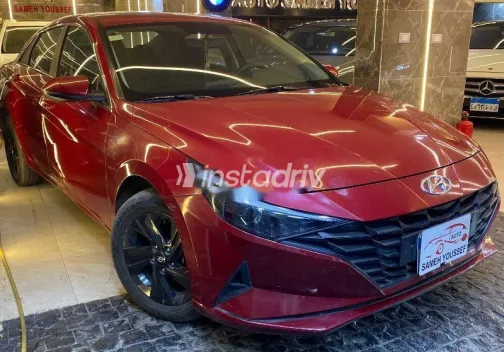 هيونداي إلنترا 2021 أحمر مستعملة للبيع - 2