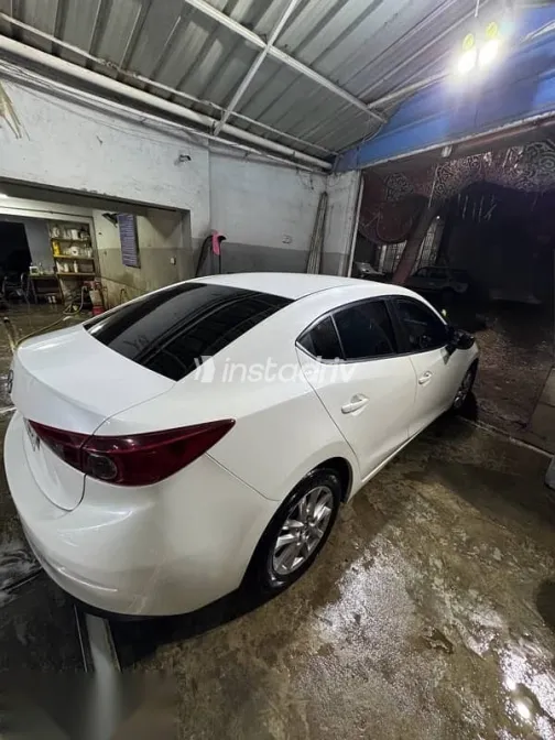 Mazda 3 2016 White Used for Sale - 10
