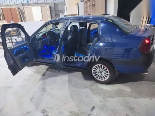 رينو كليو 2001 أزرق غامق مستعملة للبيع - 4