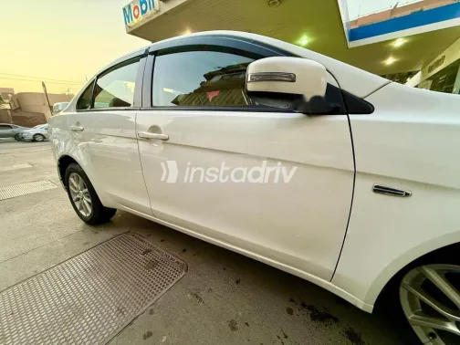 ميتسوبيشي لانسر اى اكس شارك 2016 أبيض مستعملة للبيع - 2