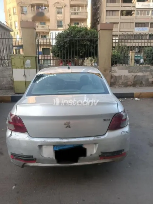 بيجو 301 2016 فضي مستعملة للبيع - 1