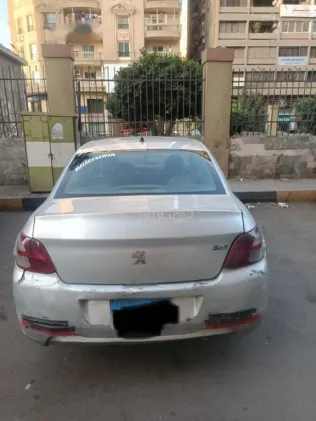 بيجو 301 2016 فضي مستعملة للبيع