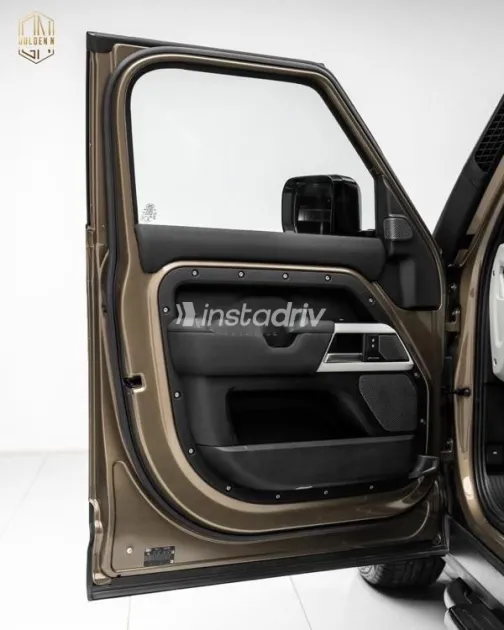 لاند روفر ديفندر 2021 بني مستعملة للبيع - 2