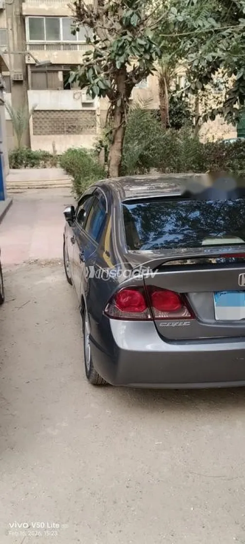 هوندا سيفك 2009 رمادي غامق مستعملة للبيع - 2