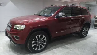 جيب شيروكي 2017 أحمر مستعملة للبيع