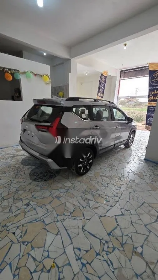 ميتسوبيشي اكسباندر 2026 فضي جديدة للبيع - 1