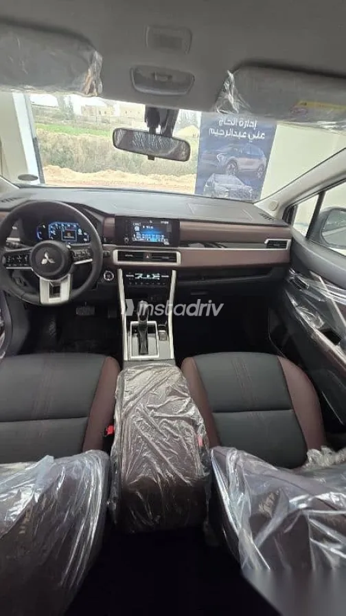 ميتسوبيشي اكسباندر 2026 فضي جديدة للبيع - 2