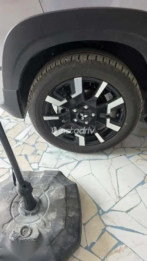 ميتسوبيشي اكسباندر 2026 فضي جديدة للبيع - 5