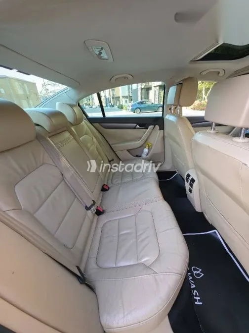 فولكس فاغن باسات 2012 أسود مستعملة للبيع - 1