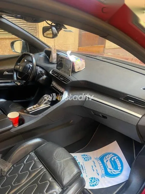 بيجو 3008 2020 أحمر مستعملة للبيع - 2