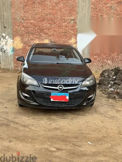 اوبل أسترا 2015 أسود مستعملة للبيع - 2