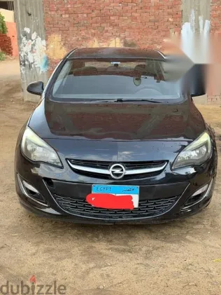 اوبل أسترا 2015 أسود مستعملة للبيع