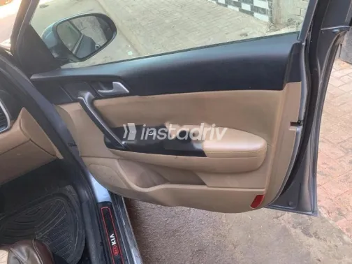 كيا سبورتاج 2022 أبيض مستعملة للبيع - 2