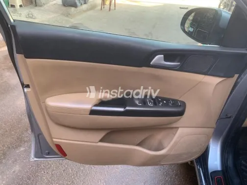 كيا سبورتاج 2022 أبيض مستعملة للبيع - 4