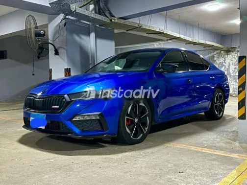 سكودا اوكتافيا 2021 أزرق غامق مستعملة للبيع - 1