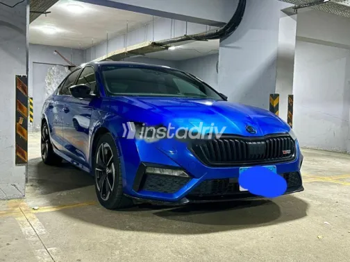 سكودا اوكتافيا 2021 أزرق غامق مستعملة للبيع - 3