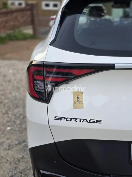 كيا سبورتاج 2025 أبيض مستعملة للبيع - 4