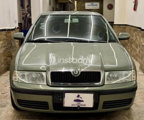 سكودا اوكتافيا 2002 أخضر مستعملة للبيع - 1